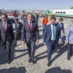 El alcalde de Murcia, José Ballesta, el ministro de Fomento, Íñigo de la Serna, el presidente de Murcia, Fernando López Miras, y el consejero de Fomento, Pedro Rivera, ayer en la visita a las obras de la línea de Alta Velocidad