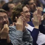 Ada Colau junto Xavier Doménech durante la asamblea fundacional del nuevo partido de los comunes el pasado 8 de abril