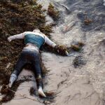 Decenas de inmigrantes pierden su vida cada día intentando alcanzar Europa.