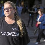 Marisol González, madre de la joven enfermera asesinada por su ex pareja el pasado 12 de mayo, ayer, en Sol (Madrid)