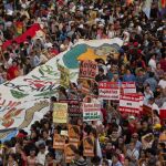 Decenas de miles de personas marcharon en Lima contra la candidatura de Keiko Fujimori