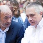Navarro destaca que la relación con Rubalcaba es fluído y constante