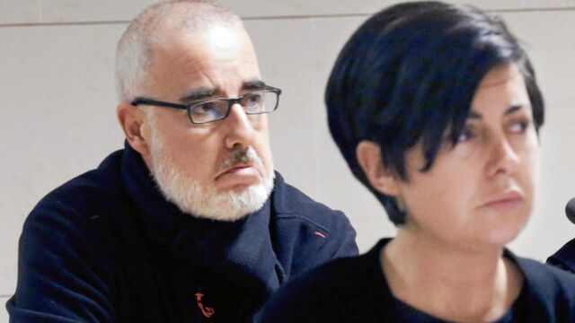 Alfonso Basterra y Rosario Porto durante la primera jornada del juicio que se ha celebrado esta semana en Santiago