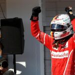 El alemán Sebastian Vettel celebra el triunfo en el GP de Hungría