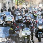 Moteros, en el tradicional desfile de banderas de la concentración «Pingüinos» 