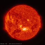 El Sol emite una llamarada de nivel medio