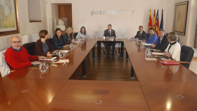 El pleno del Consell se celebró ayer en el Ayuntamiento de Elche
