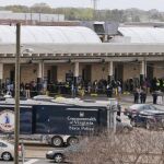 Agentes de Policia en la estación de autobuses tras el tiroteo