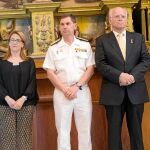 La presidenta de la Diputación, Mayte Martín; el contraalmirante Cristóbal Gonzázlez-Aller, y Francisco Javier García-Faria, inauguran la exposición