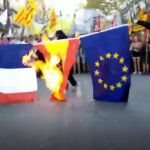 Los cachorros de la CUP queman banderas de España, Francia y la UE