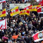 Seguidores del grupo político de ultra derechas Partido Nacional Demócratico NPD