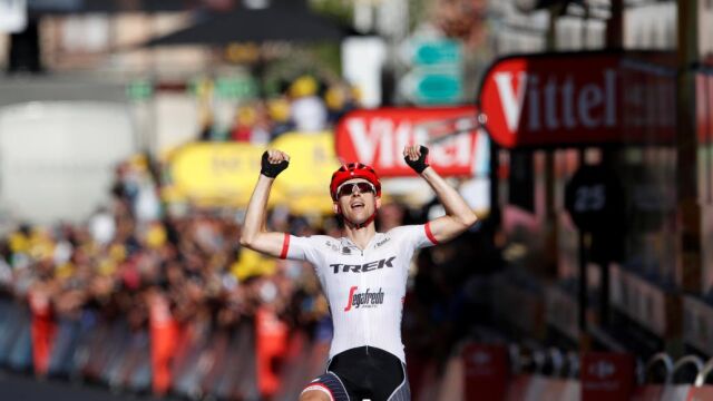 El holandés Bauke Mollema celebra su primer triunfo en el Tour de Francia
