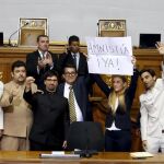 Lilian Tintori, esposa de Leopoldo López, fue invitada a la sesión inaugural de la nueva Asamblea Nacional, donde reivindicó la liberación de los presos políticos