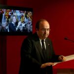 Miquel Iceta, al finalizar la rueda de prensa que ha ofrecido hoy, en la que ha informado de que el partido tiene previsto celebrar el próximo 19 de abril un acto de homenaje a la exministra socialista de Defensa Carmen Chacón