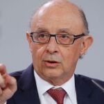 El ministro de Hacienda, Cristóbal Montoro, durante la rueda de prensa posterior a la reunión del último Consejo de Ministros.