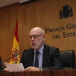 El fiscal general del Estado, José Manuel Maza, durante la rueda de prensa en la que ha anunciado que la Fiscalía se ha querellado contra el Govern y la Mesa del Parlament. Connie G. Santos