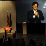 Intervención por videoconferencia del expresidente de la Generalitat, Carles Puigdemont, durante un mitin de Junts per Catalunya