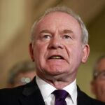 El viceprimer ministro y dirigente del Sinn Fein, Martin McGuinness, ha mostrado su sorpresa por el arresto