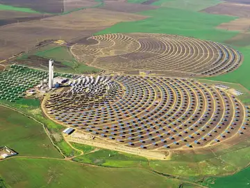 Vista aérea de una planta solar en la comunidad andaluza Vista aérea de una planta solar en la comunidad andaluza