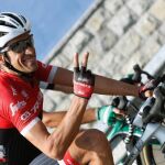 Contador intentó recuperar tiempo de nuevo en la última subida