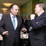 El presidente de la Generalitat, Ximo Puig, reunido con el presidente de la Cámara de Comercio de Valencia, José Vicente Morata, ayer en Berlín