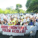 Varios miles de personas se manifestaron ayer por el centro de Barcelona bajo el lema "Obriu fronteres, volem acollir".