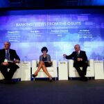 Douglas Flint, Ana Botin, Francisco Gonzalez y Urs Rohner en el encuentro de primavera del Instituto Internacional de Finanzas (IIF)