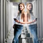 Lucía, además de haber creado dos juegos, también tiene una tienda on-line donde vende pulseras, collares, cojines o toallas