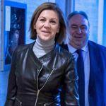 María Dolores de Cospedal, acompañada por el secretario general del PP en Castilla-La Mancha, Vicente Tirado, hoy en Toledo.