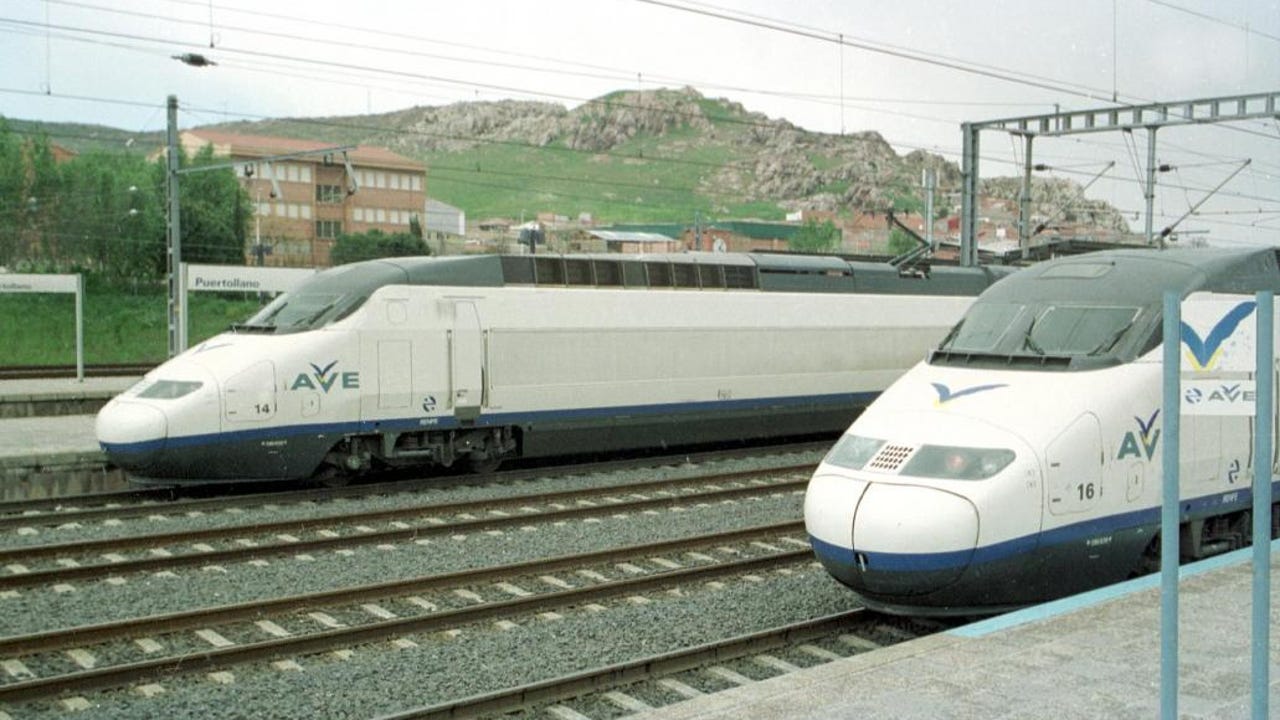 Un robo de cable provoca retrasos en varios trenes AVE en Andalucía