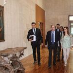 El presidente de la Junta, Juan Vicente Herrera, llega a su comparecencia en la Comisión de Economía y Hacienda de las Cortes en compañía de la presidenta de las Cortes, Silvia Clemente, y de los procuradores populares, Raúl de la Hoz, Juan José Sanz Vitorio, Ángel Ibáñez y Salvador Cruz