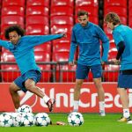 Marcelo, Borja Mayoral y Modric, en el césped de Wembley, ayer por la noche