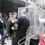 Ada Colau participó en la jornada de puertas abiertas de Calabria 66