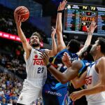 Llull anota dos de sus 19 puntos en el tercer partido