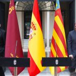 El presidente de la Generalitat Valenciana, Ximo Puig y el de Murcia, Pedro Antonio Sánchez , ayer tras su reunión
