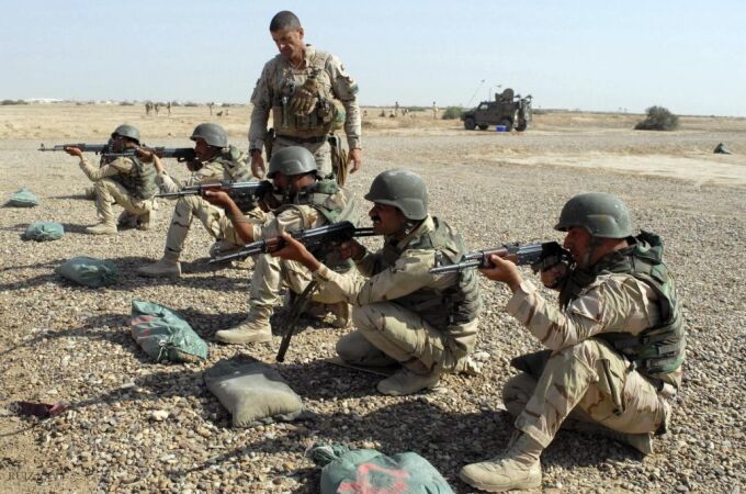 España se plantea enviar otros 100 militares más a Irak