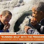 Obama se zampa los restos de la comida de un oso junto al «El último superviviente»