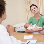 La importancia de cuidar a las madres en el puerperio (postparto)