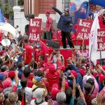 El presidente venezolano, Nicolás Maduro, se dirige a sus seguidores durante la manifestación por el Día del Trabajo celebrada ayer en Caracas