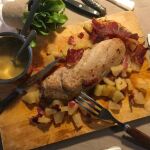Solomillo asado con piña y jamón