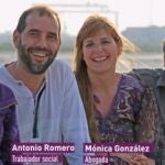 Mónica González, en el centro, con otros miembros de Podemos en Puerto Real. A su izquierda, Antonio Romero, alcalde del municipio.