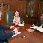 La alcaldesa Gloria Fernández Merayo, Ricardo Miranda y Silvia Martínez
