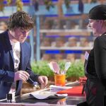 Jordi Cruz prueba el plato de un concursante
