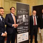 El alcalde de Salamanca, Alfonso Fernández Mañueco, presenta el concierto de Bob Dylan