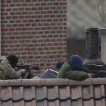 Operación policial en Bruselas desarrollada el martes para asaltar un piso en el que se ha hallado el ADN de Abdeslam.