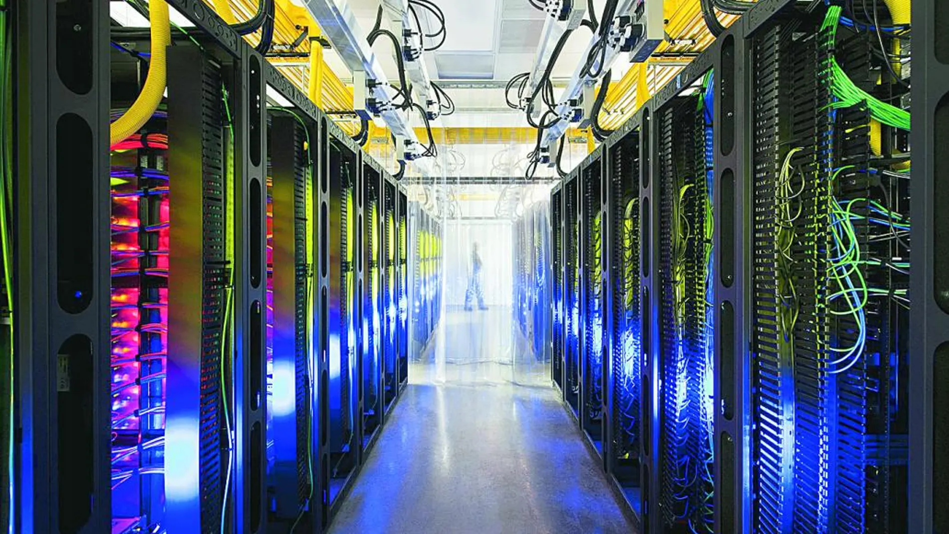 Sala de servidores similar a donde se almacena la información médica del proyecto Genesis