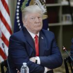 El presidente estadounidense, Donald J. Trump, participa en un debate sobre políticas y estrategia