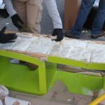 Incautan 210 kilos de cocaína que era introducida en España en el interior de muebles