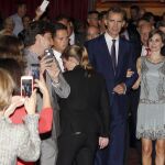 Felipe VI y Doña Letizia a su llegada al Festival de Cine Español en Miami.