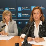 La presidenta de la Diputación de Palencia, Ángeles Armisén, acompañada por la diputada de Servicios Sociales, Mª José de la Fuente presenta la nueva programación de la Animación Comunitaria de la Institución Provincial